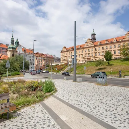 Blueground Vrsovice Near Renaissance-style Park Prg-7 *