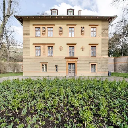 Blueground Vrsovice Near Renaissance-style Park Prg-7